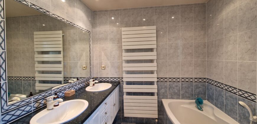 🏡 NOUVEAUTÉ – Maison familiale avec piscine à Veauche (132 m²)