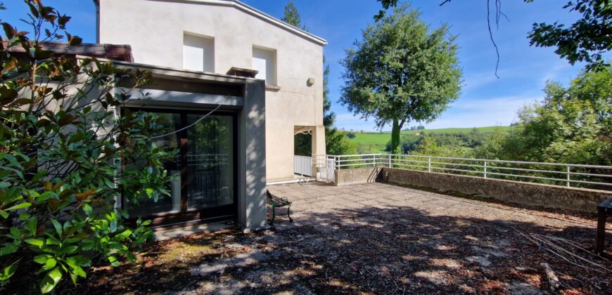Propriété de caractère dans un écrin de verdure à Saint-Galmier